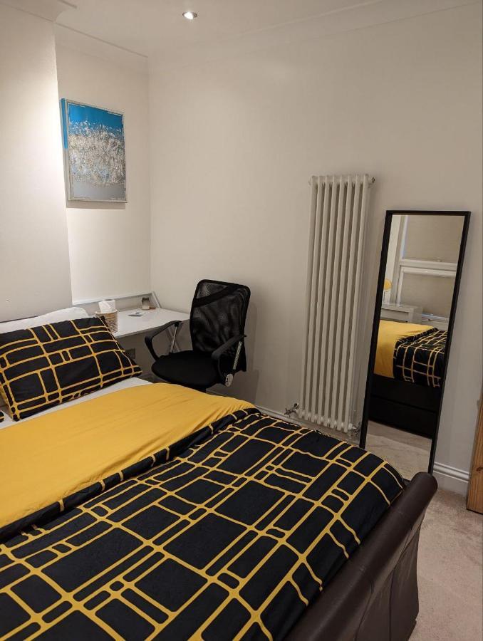 Apartment Fully-equipped Flat In The Of London.