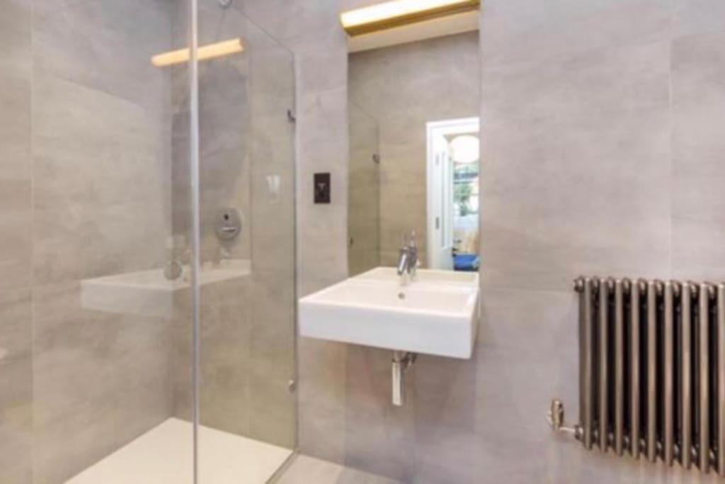 Stunning Notting Hill, 3 Bd, Fine Street, Garden London