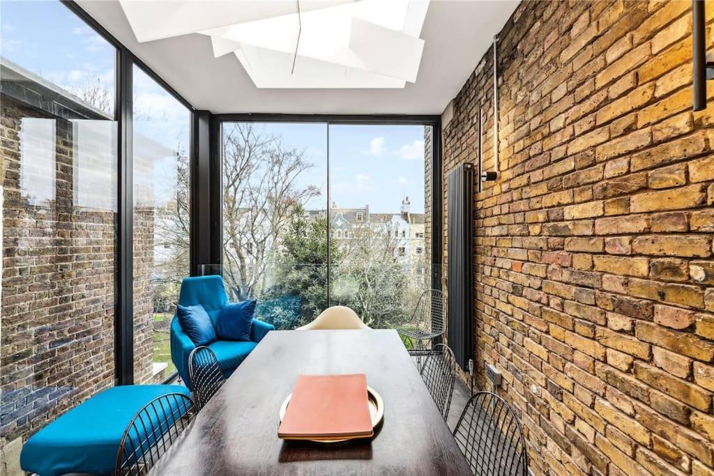 Stunning Notting Hill, 3 Bd, Fine Street, Garden Apartment