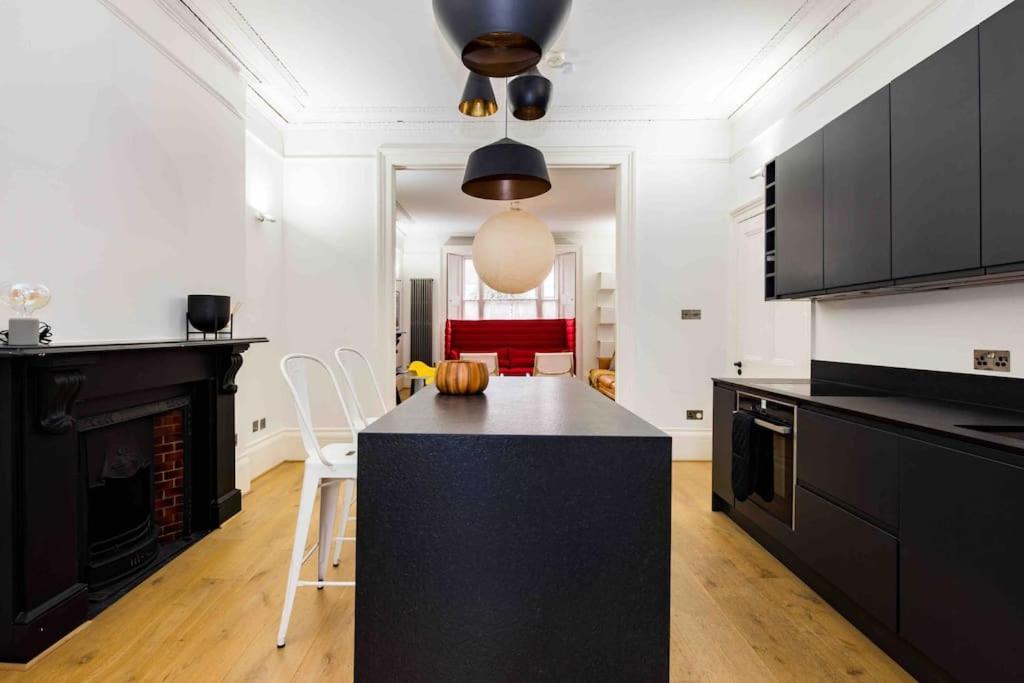 Apartment Stunning Notting Hill, 3 Bd, Fine Street, Garden