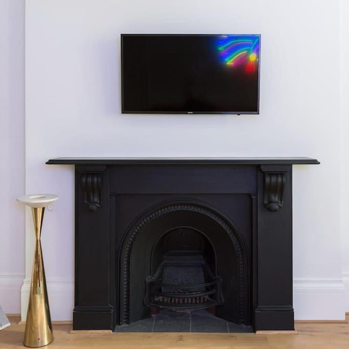 Stunning Notting Hill, 3 Bd, Fine Street, Garden London