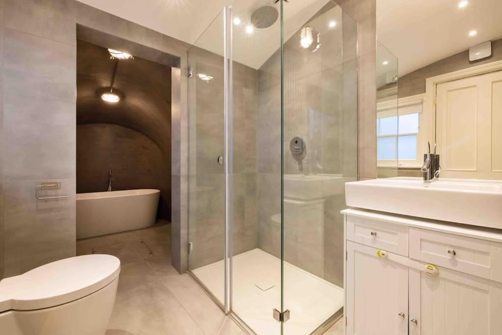 Apartment Stunning Notting Hill, 3 Bd, Fine Street, Garden *