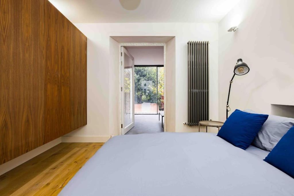 Stunning Notting Hill, 3 Bd, Fine Street, Garden Apartment *