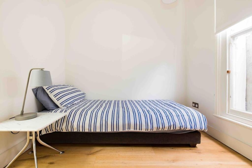 Stunning Notting Hill, 3 Bd, Fine Street, Garden Apartment