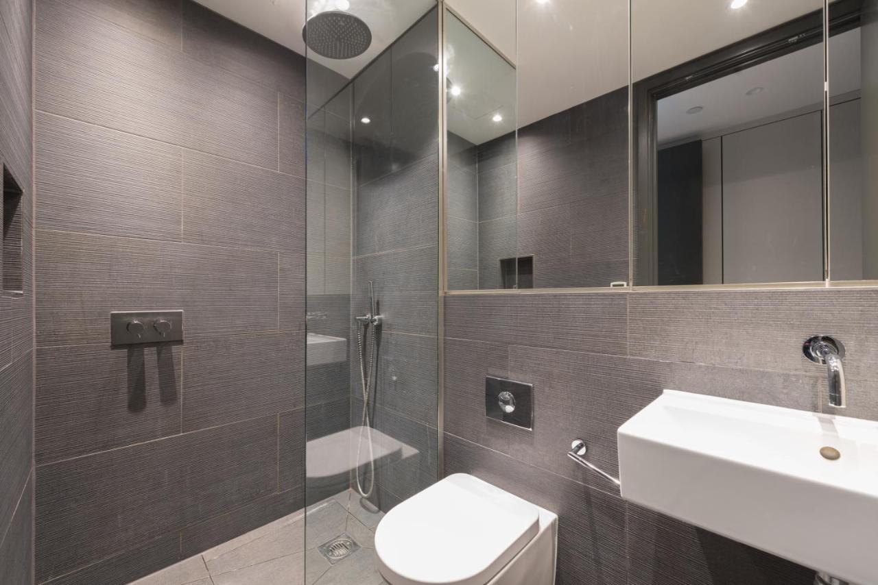 New Build-air Con-2 Bedroom-two Bathrooms 3 * Londen