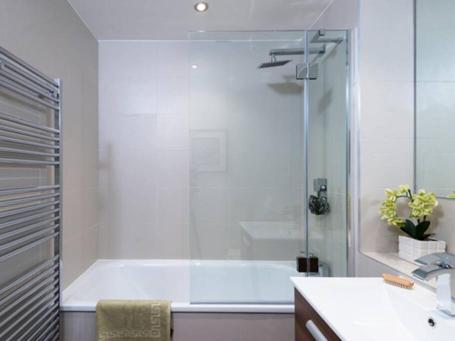 Luxury 4 Bed * London