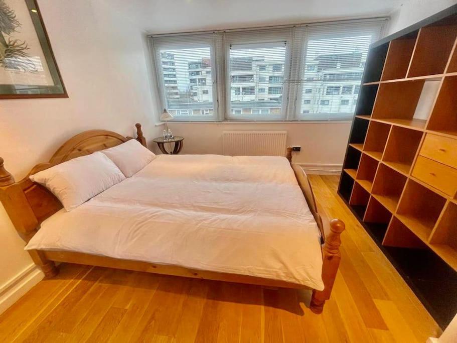 Newly Renovated 2 Bedroom Londen