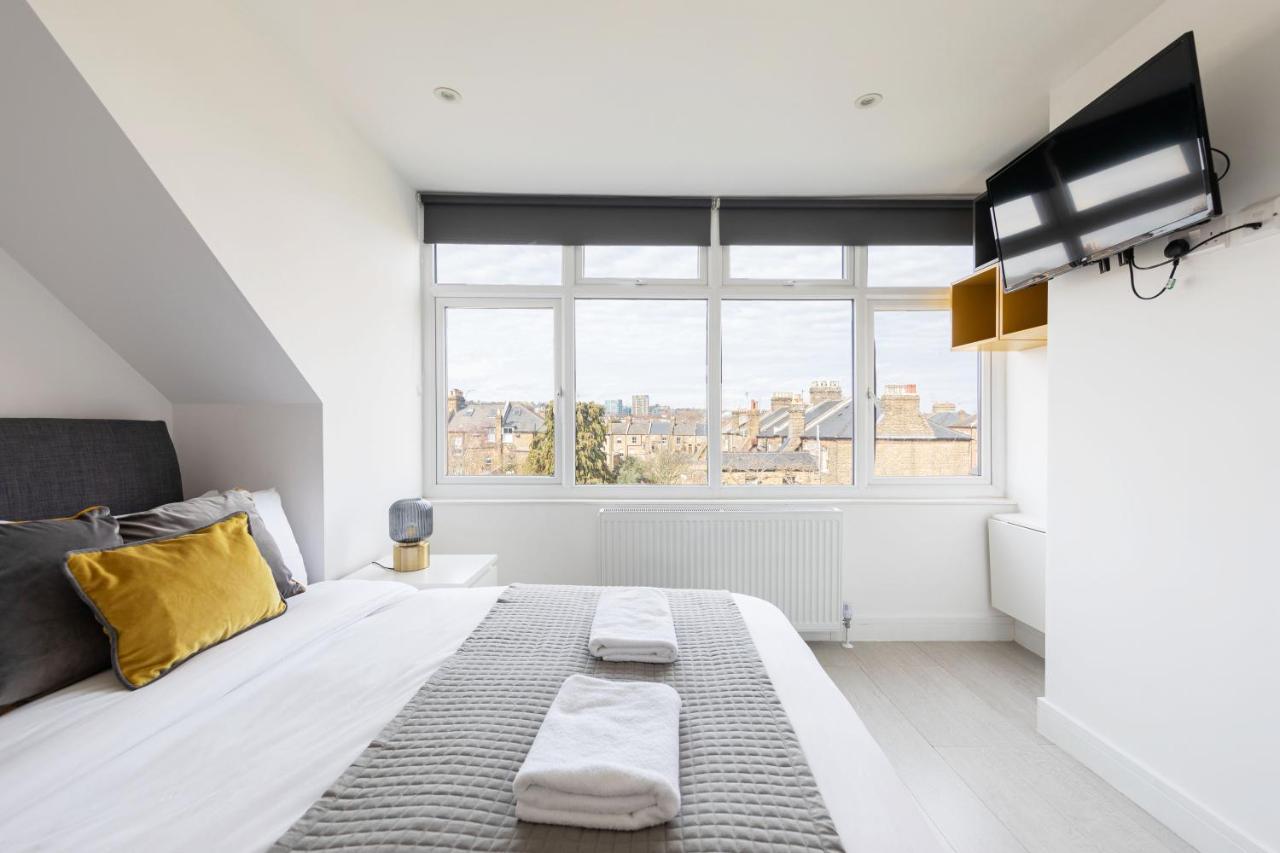 Cozy With Shared Kitchen And Laundry Area Apartment London