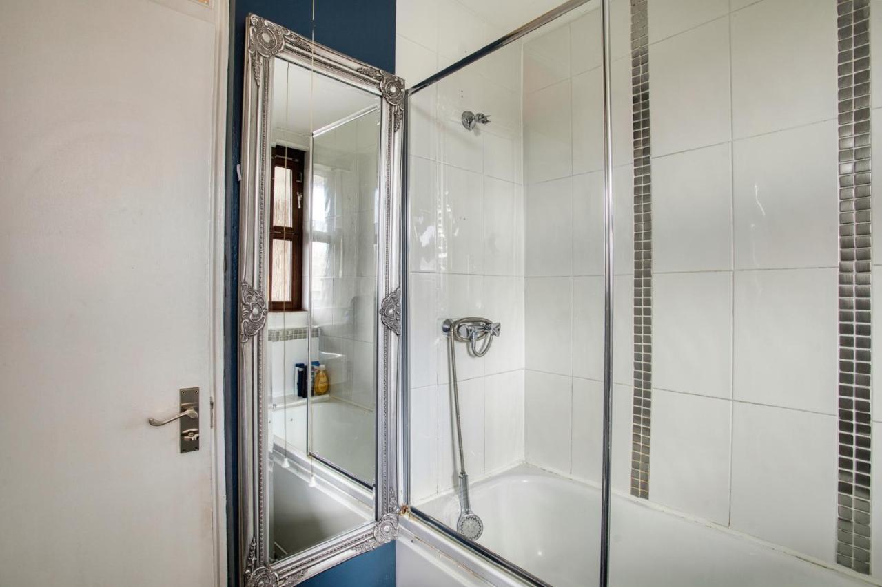 Specious 2 Bedroom Flat - Zone 1 * London