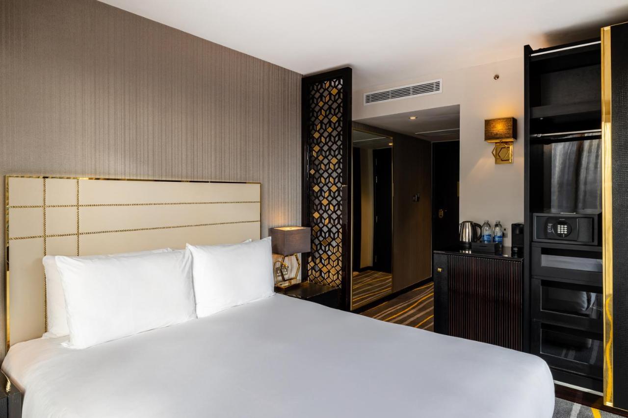 Saint 4* London