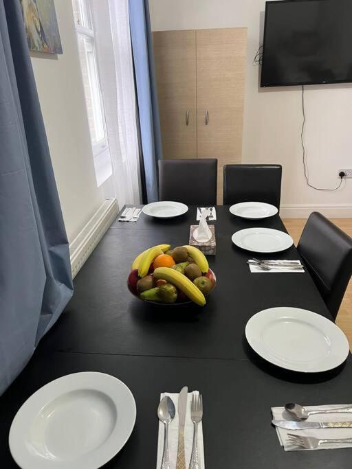 001- Lovely 3-bedroom Very Close To Oxford Street *