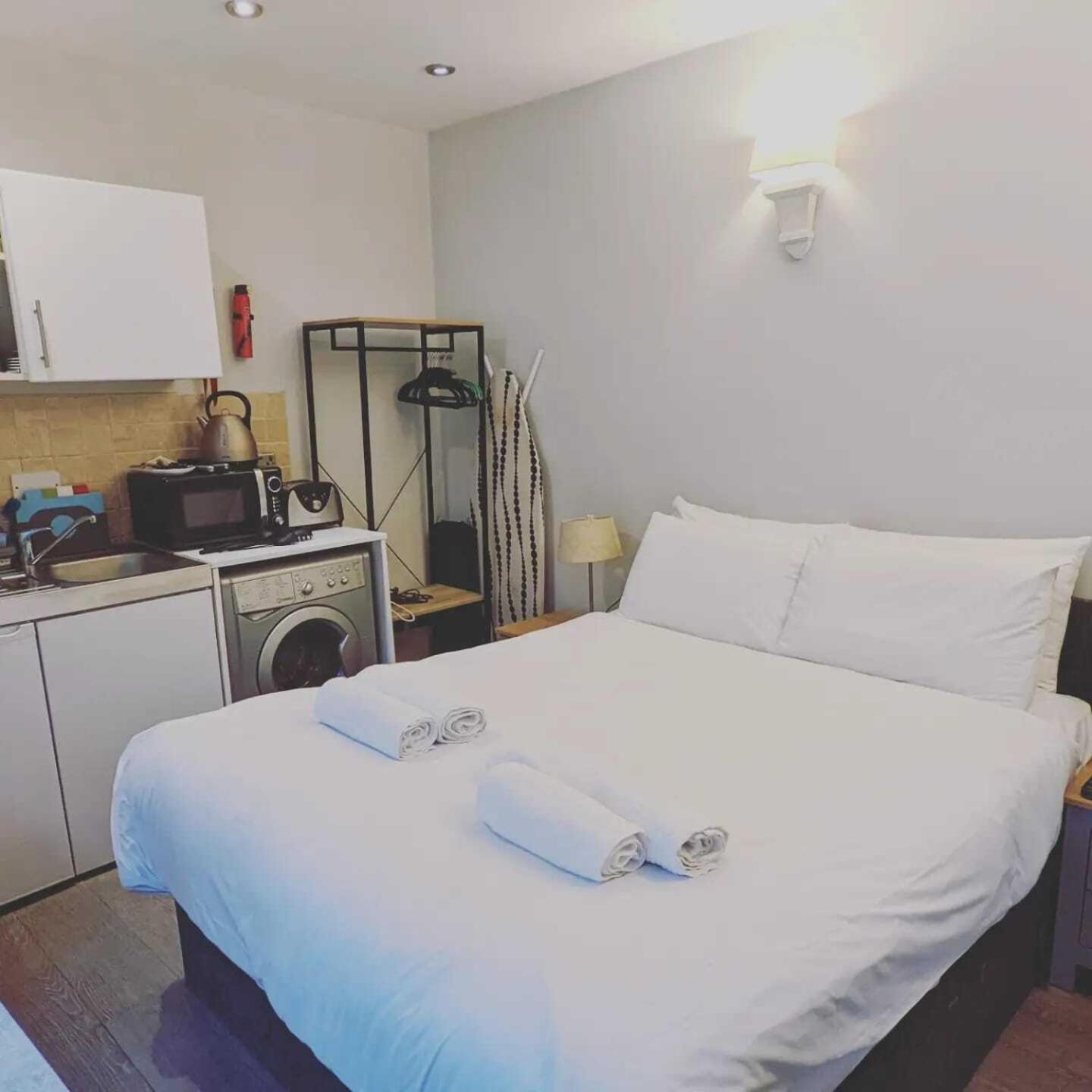 Apartment Castletown House London