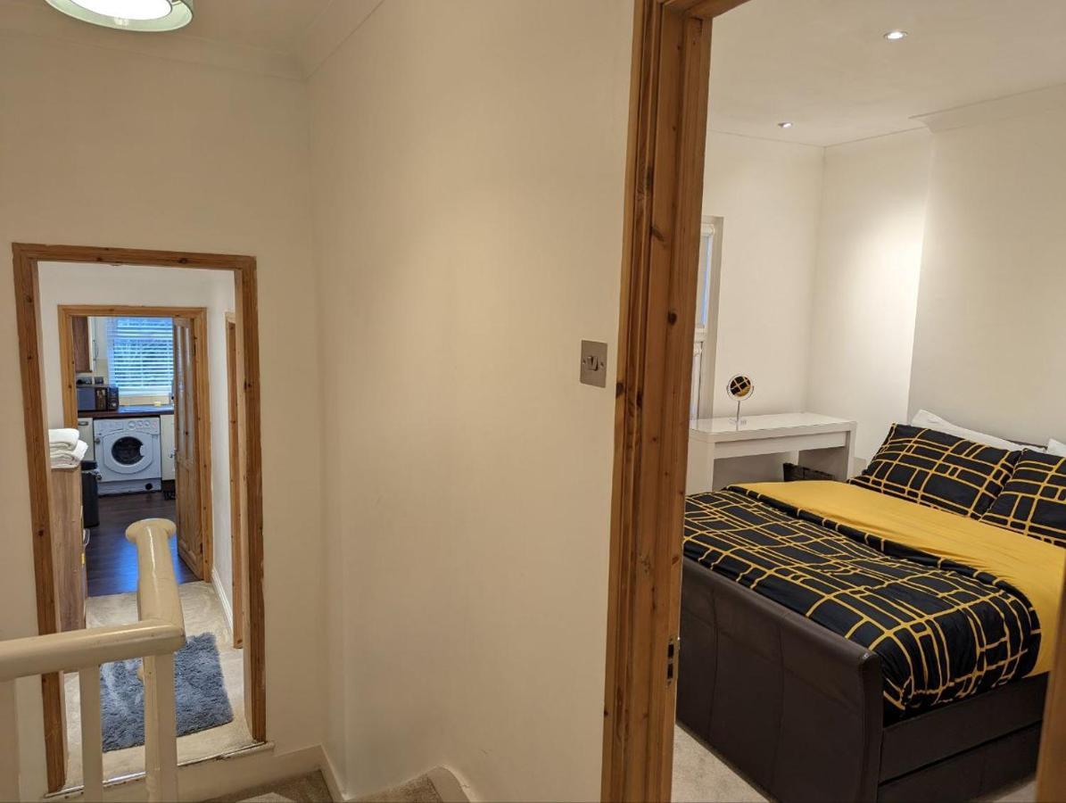 Fully-equipped Flat In The Of London.