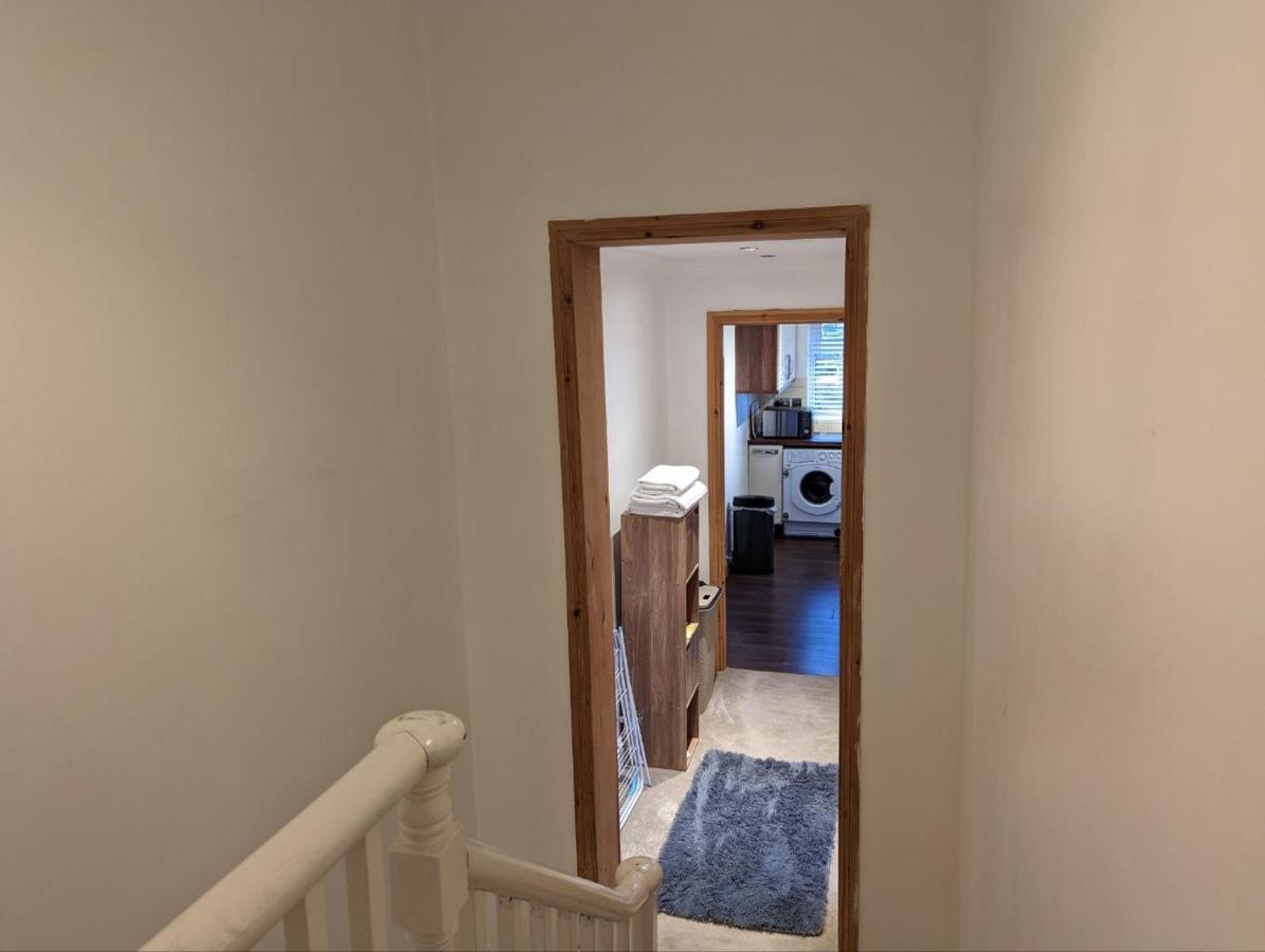 Apartment Fully-equipped Flat In The Of London. London