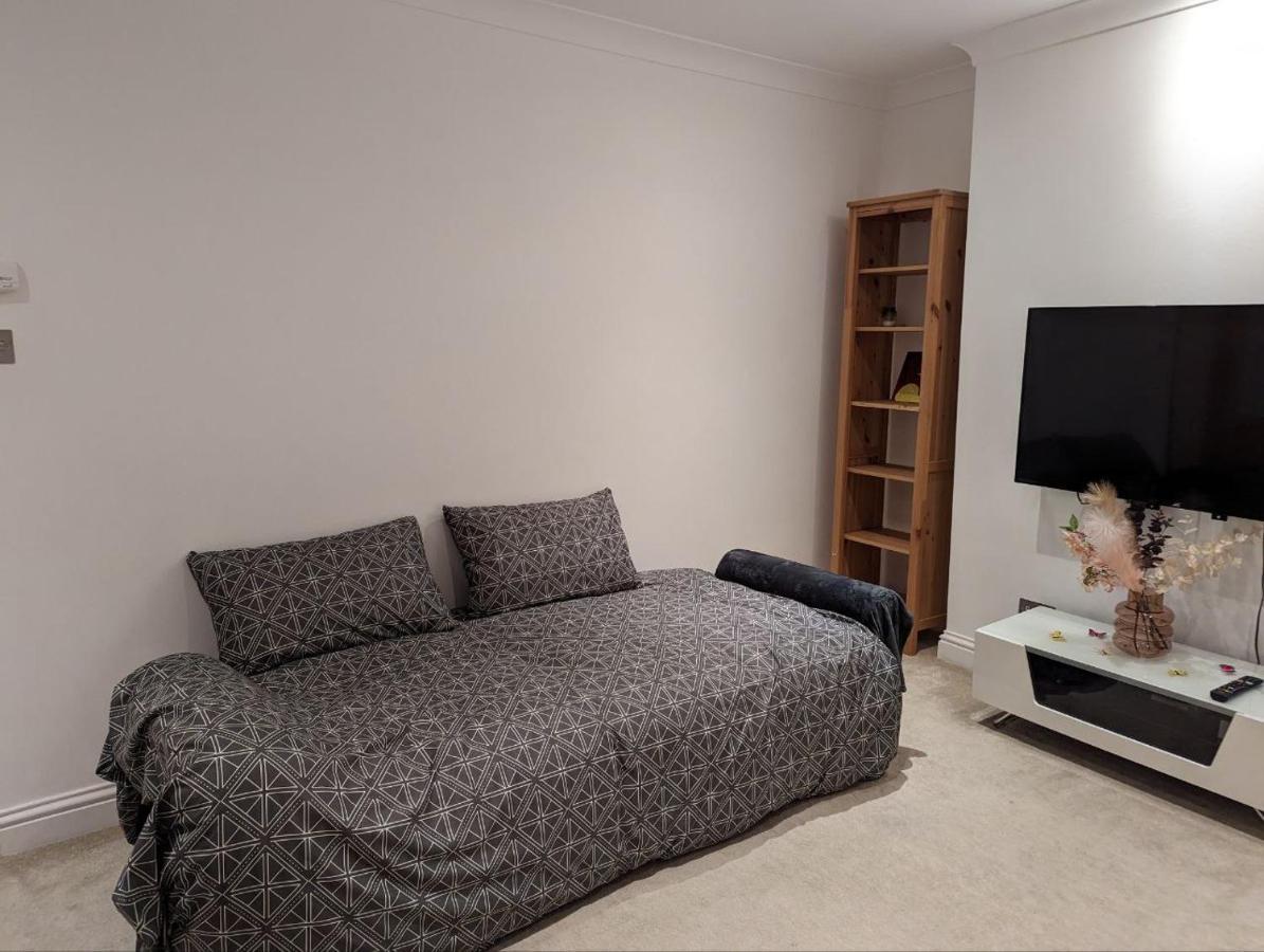 Fully-equipped Flat In The Of London. London