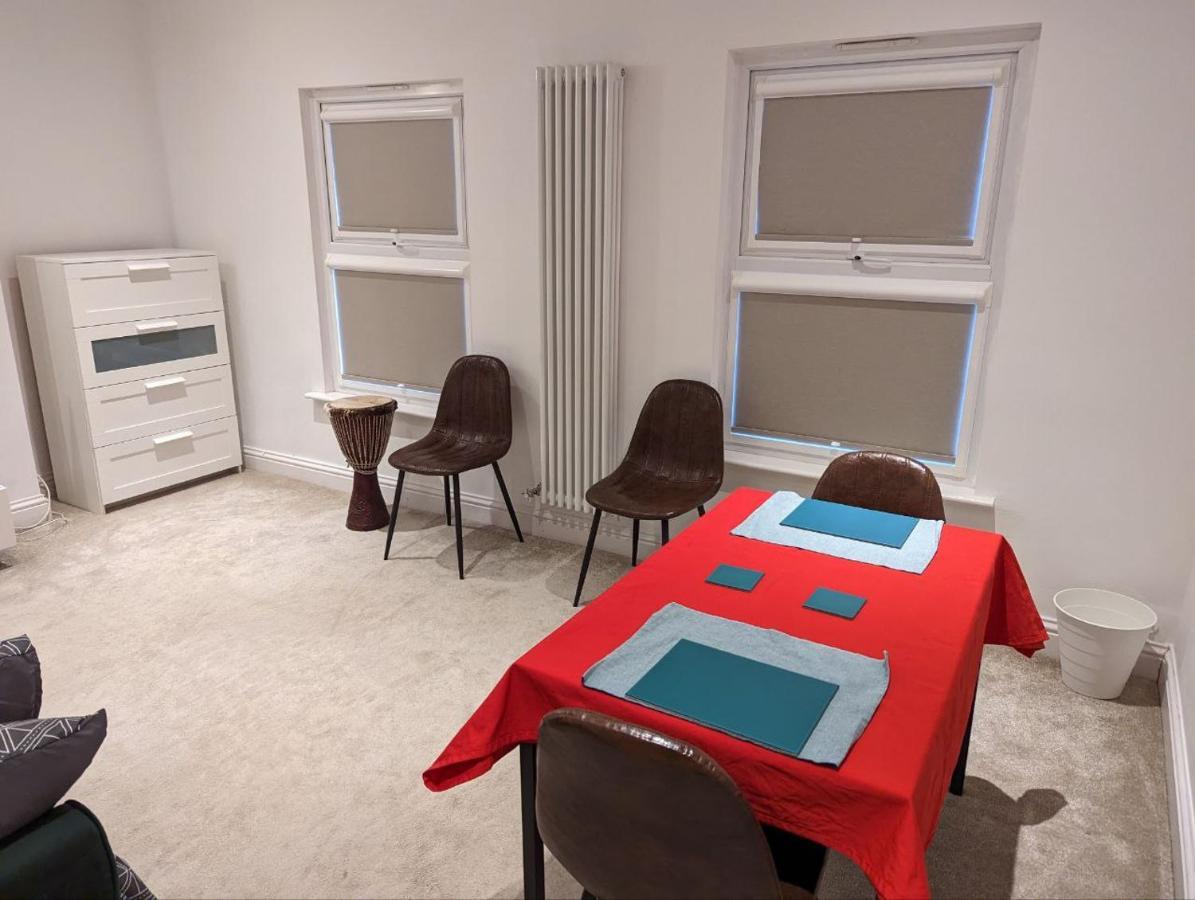 Fully-equipped Flat In The Of London. Apartment London