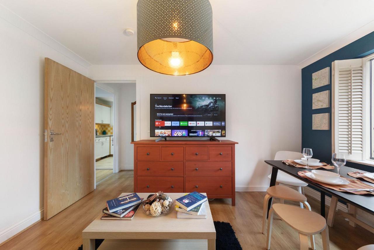 Hidden Treasure 3 Bedroom Flat * London