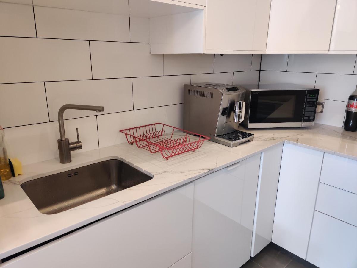 1 Bed Flat Near Little Venice And Paddington Leilighet London