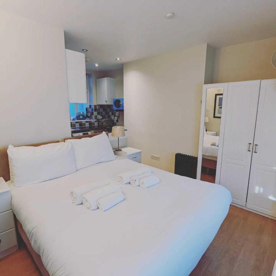 Apartment Castletown House London