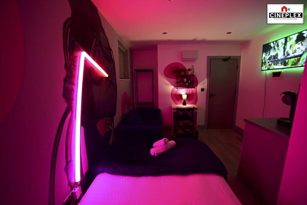 Apartment Double Bed Studio Flat With Netflix Flat B Unit C2 Wifi Disney By Cineplex Short Lets Serviced
