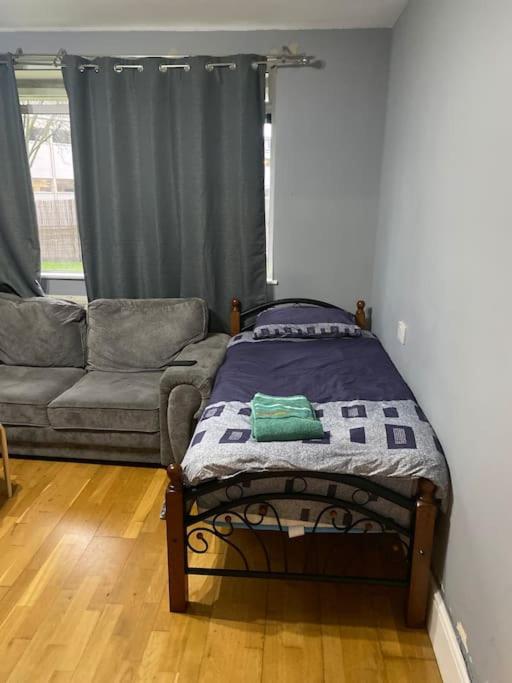Apartment 019- Premium Location Bayswater 2