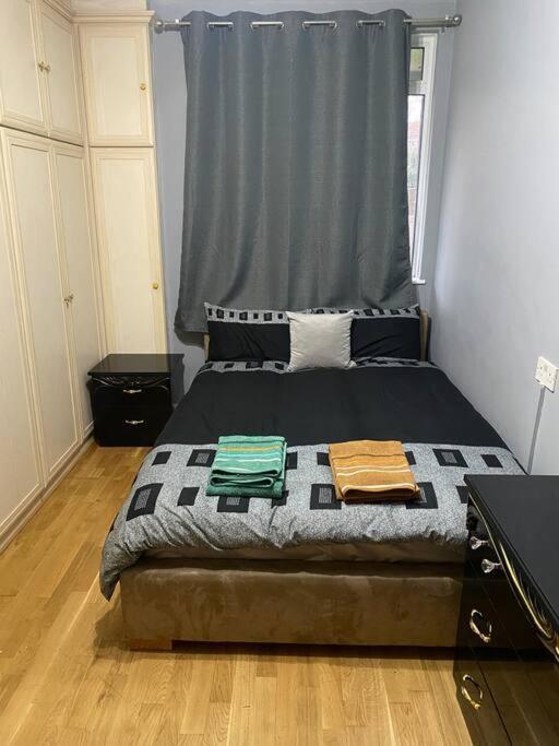 019- Premium Location Bayswater 2 Apartment *