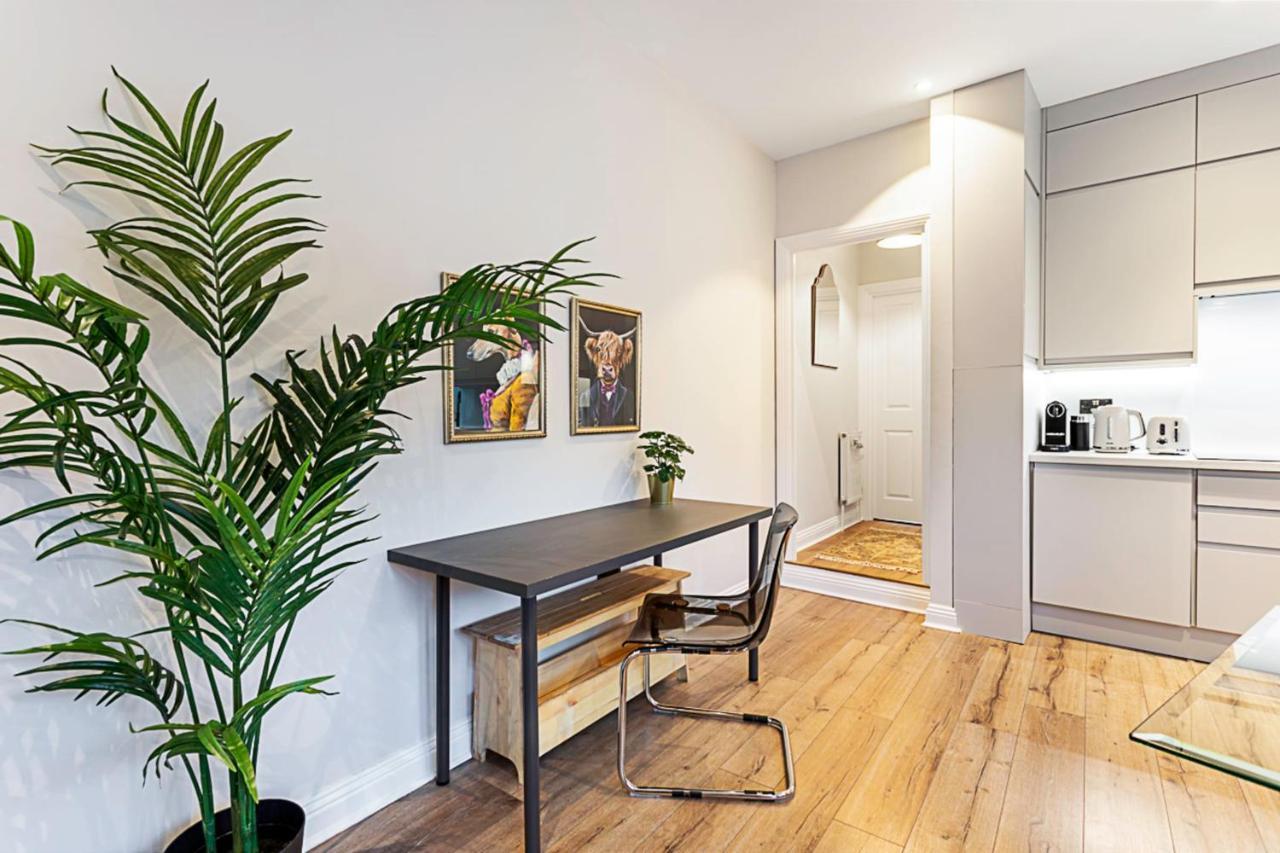 Gorgeous Roehampton Flat Leilighet London