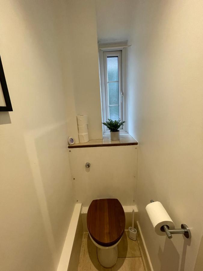 Apartment Spacious Flat Opposite The Oval *