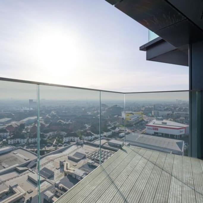 Elegant Sky Line Apartment *