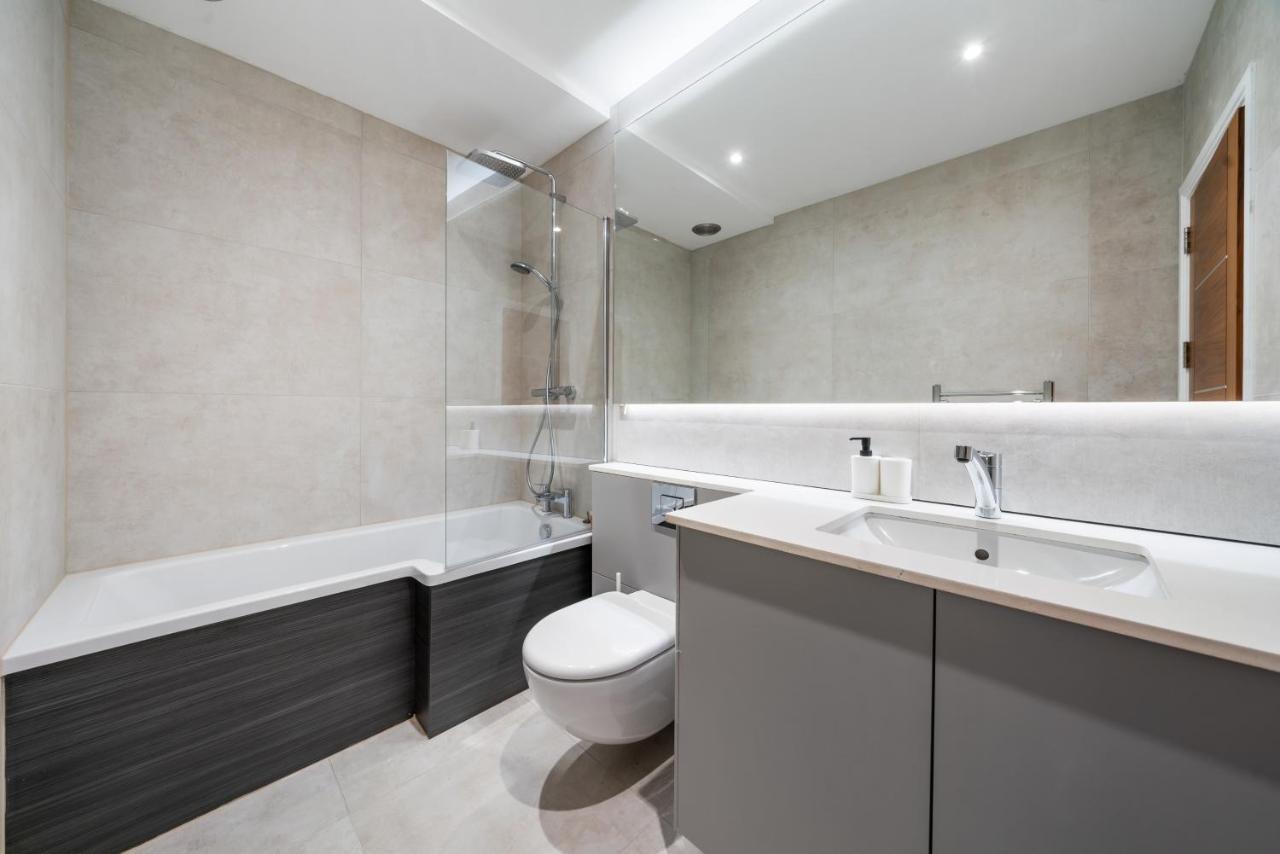 Ferienhaus Modern 4 Bedroom Townhouse With Cinema In The Heart Of Se1