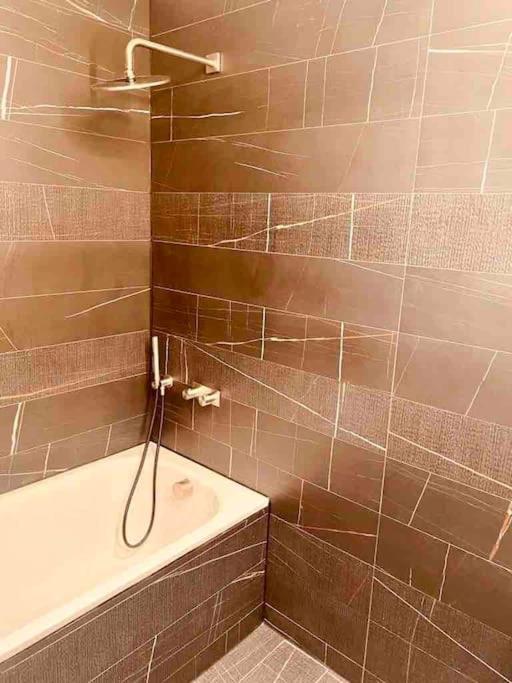Appartement Large 3 Bed 3 Bathrooms Penthouse With Terrace And Views In *