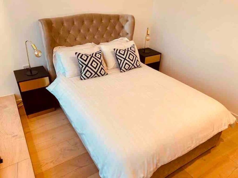 Appartement Large 3 Bed 3 Bathrooms Penthouse With Terrace And Views In Londen