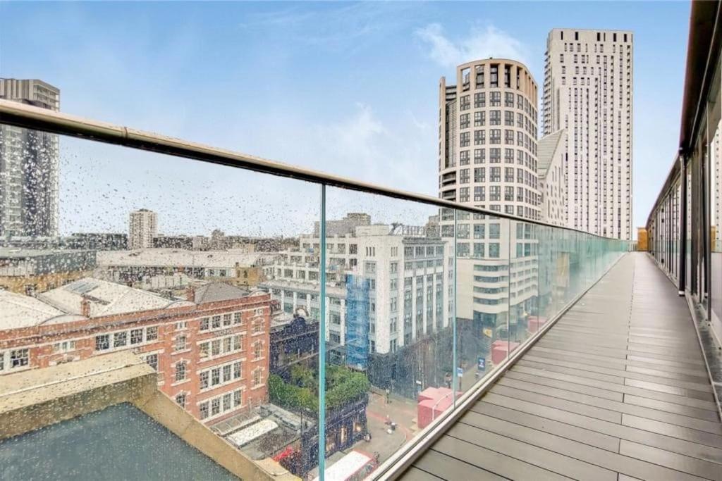 Large 3 Bed 3 Bathrooms Penthouse With Terrace And Views In Appartement