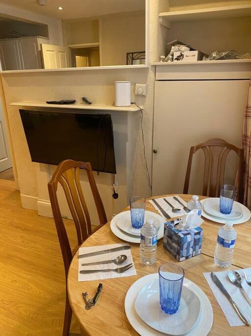 017- Premium Location 100 Penfold Place London