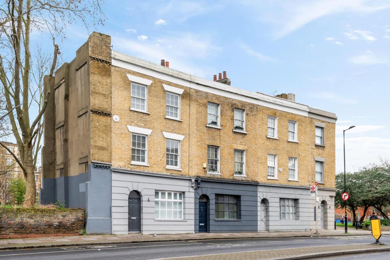 Modern 4 Bedroom Townhouse With Cinema In The Heart Of Se1 London