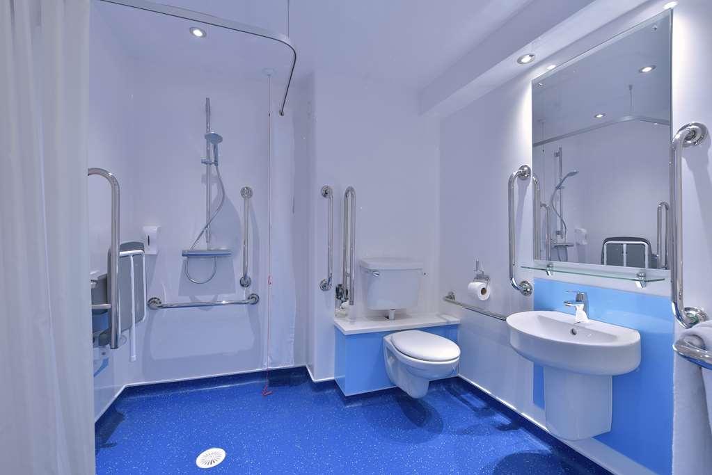 Travelodge Park Royal Hotell 2*
