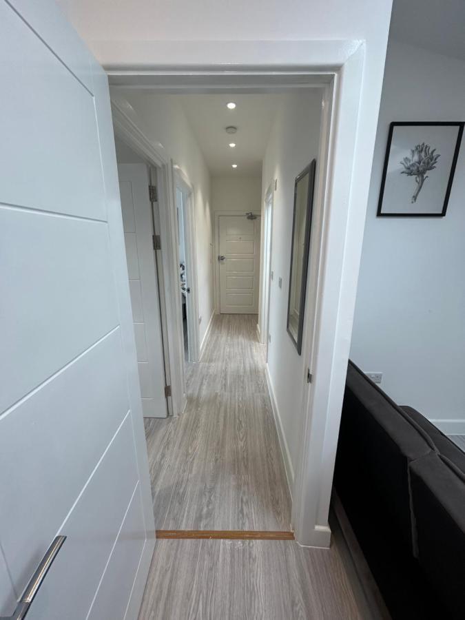 Modern Apartment *