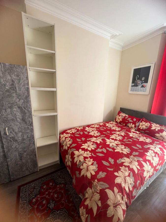 Small Cosy 2 Flat With 2 Double Beds * London
