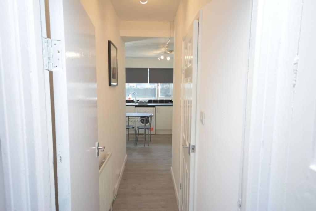 Ferienhaus 4 Bedroom House In East London