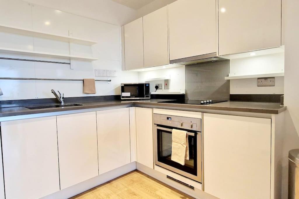 - Stunning Riverside Apartment *