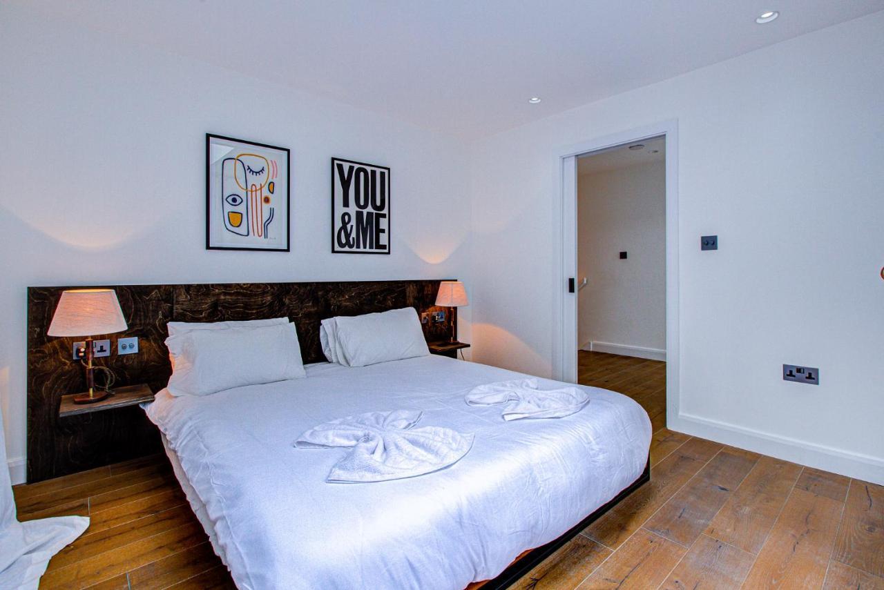 Beautiful 3-bedroom House Just Minutes From Queen's Park Tube Leilighet London