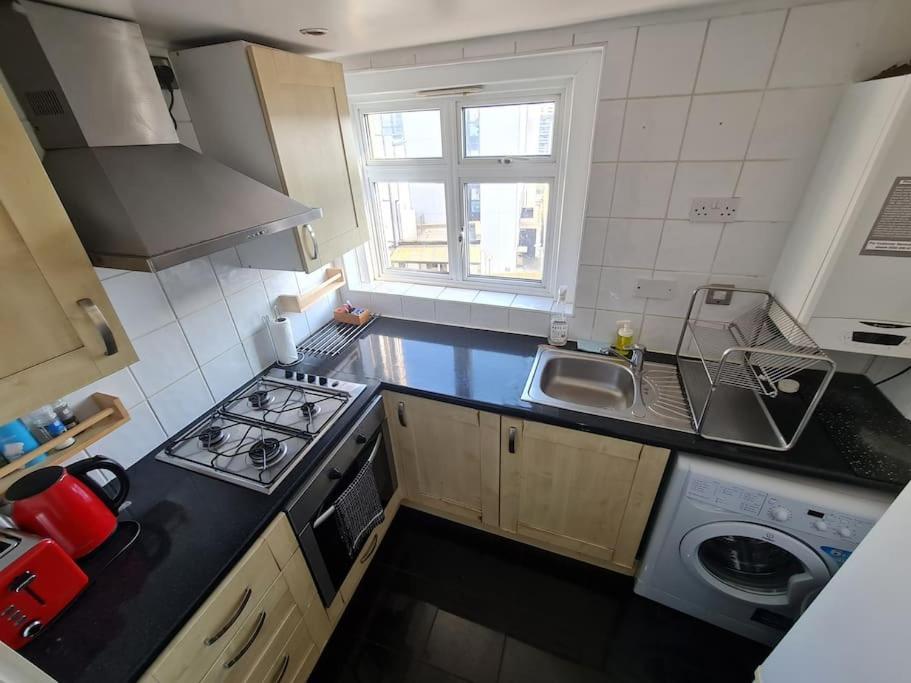 Apartment Elegant 2 Bed, 2 Bath London