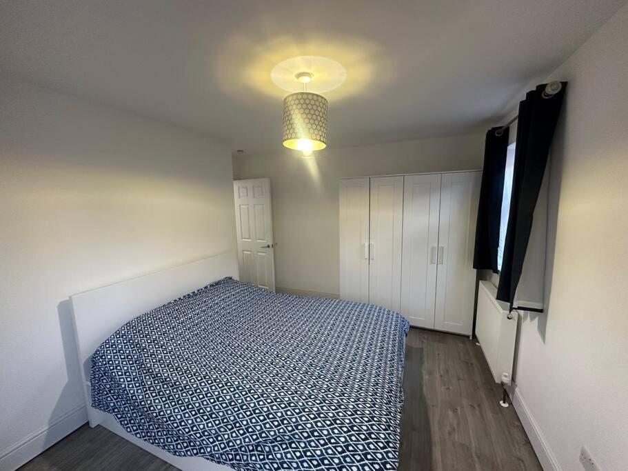Holiday home 2 Bedroom House,brownhillrd Se6 *