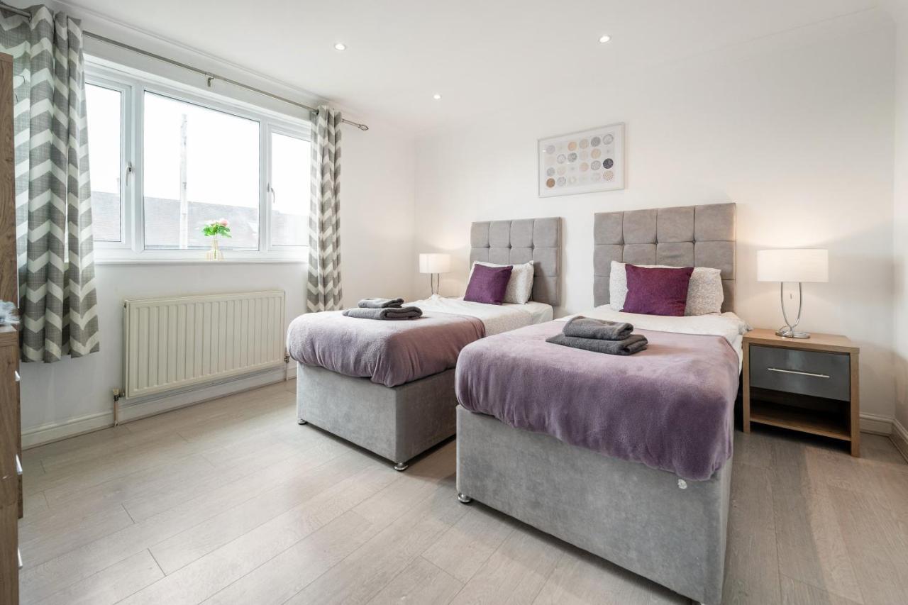 Holiday home Dwellers Delight Living: Chigwell Family With Free Wi-fi & Parking *