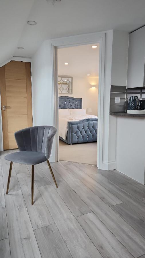 Luxury 5 Star - Parking, Garden, Nr Greater Metro Stations Londres
