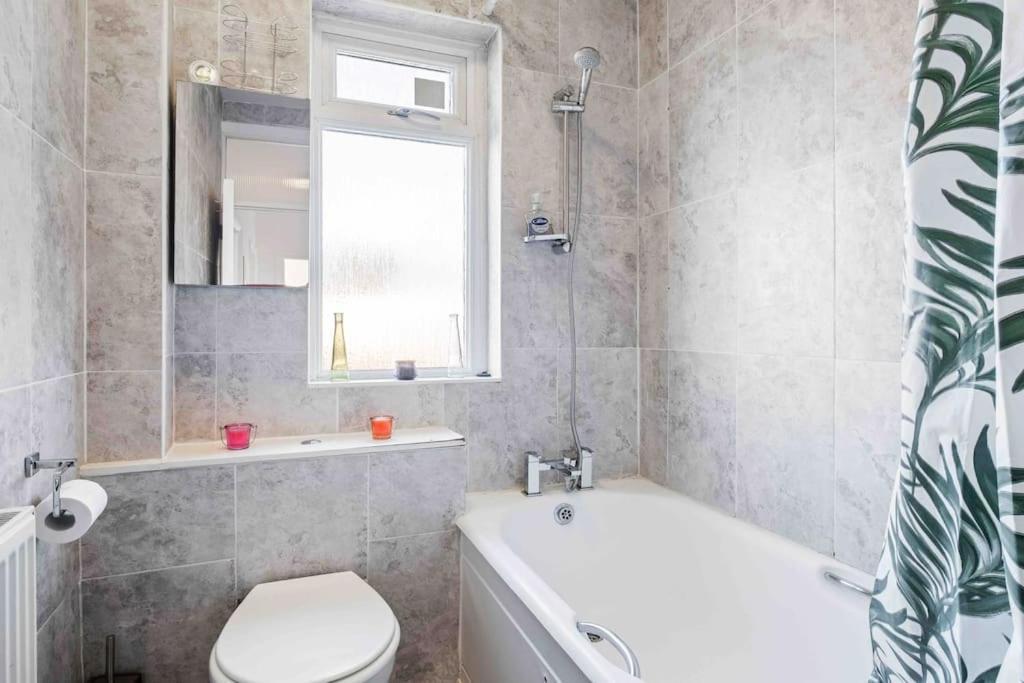 Duplex 3 Bedroom Flat Golders * London
