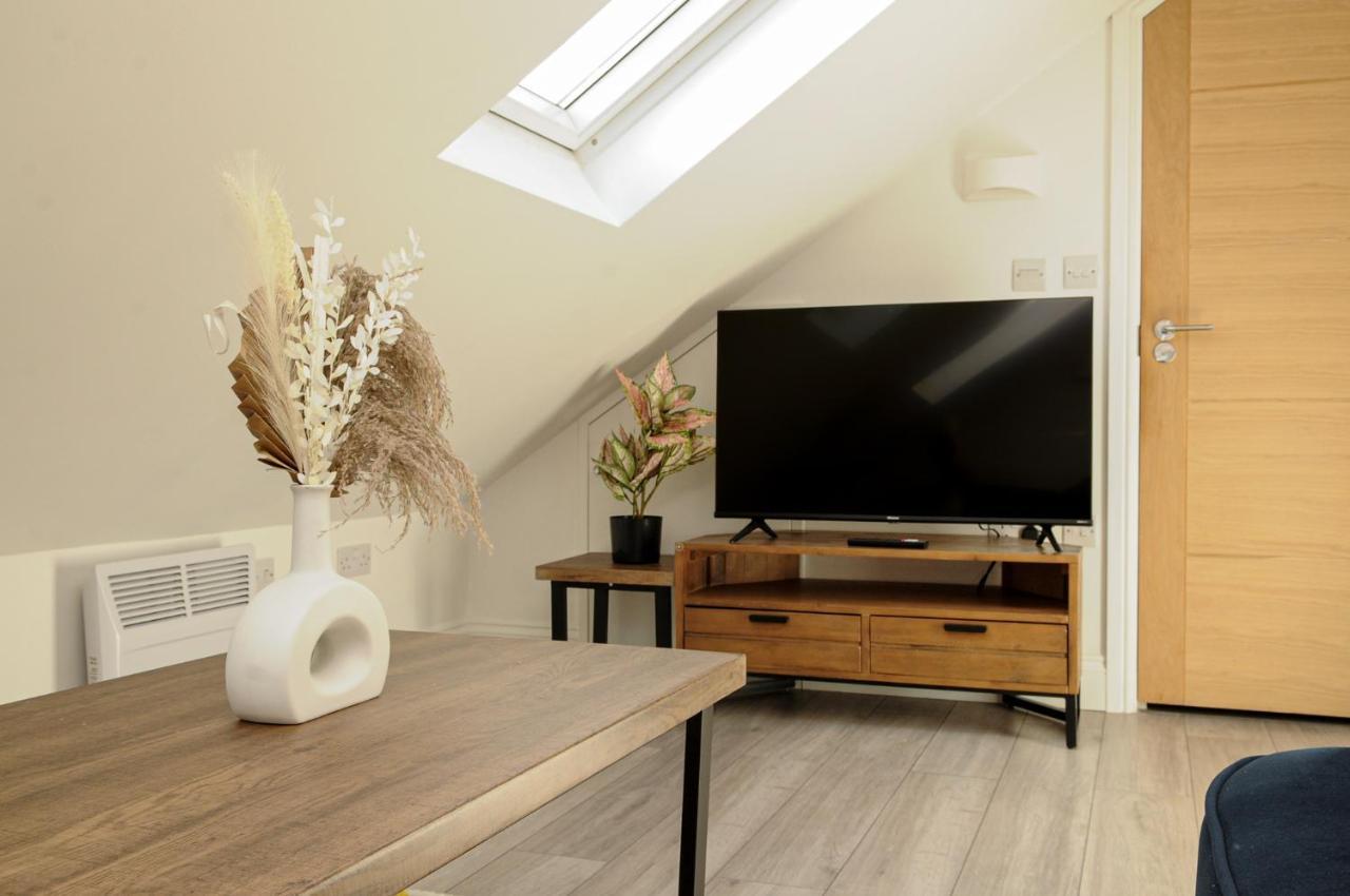 Luxury 5 Star - Parking, Garden, Nr Greater Metro Stations * Londres