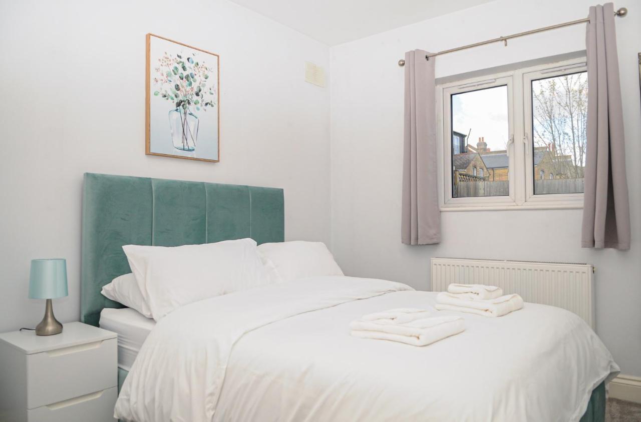 Apartamento Luxury 5 Star - Parking, Garden, Nr Greater Metro Stations *