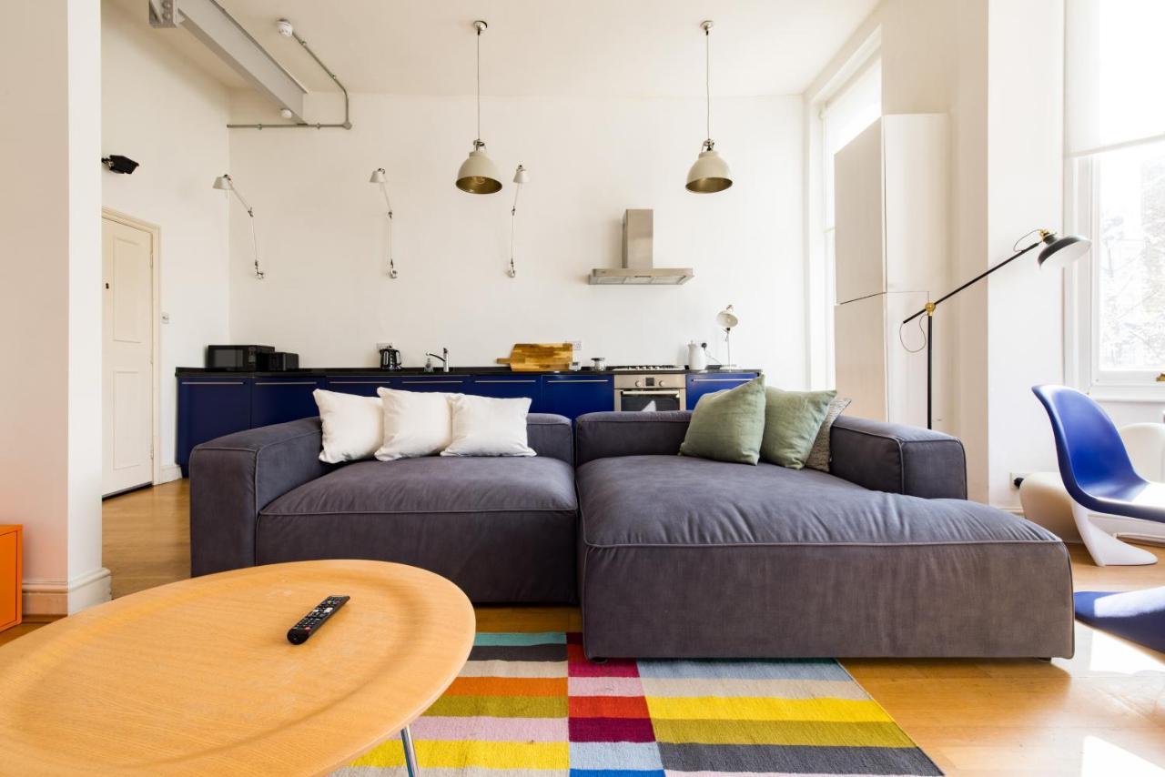 Stylish & Spacious Notting Hill Loft * Londen