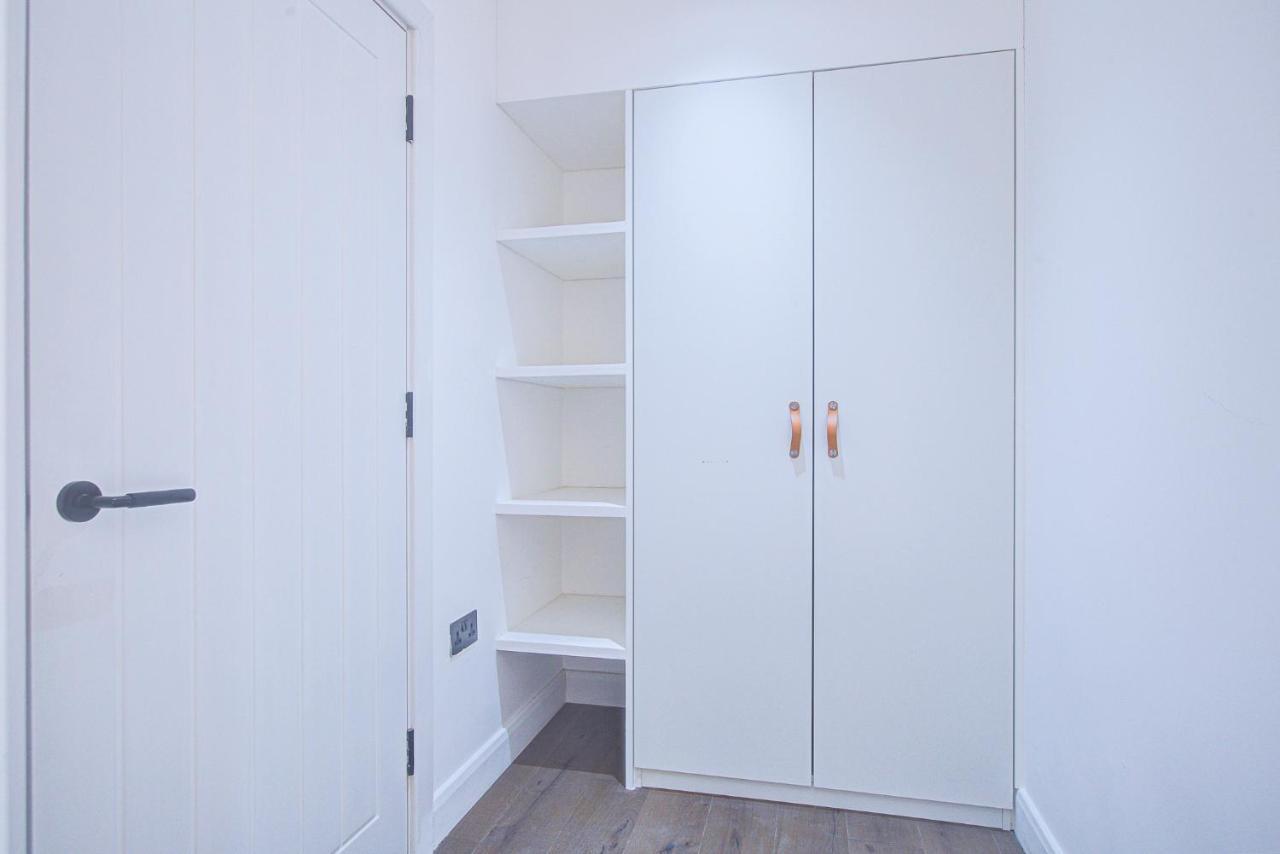 Leilighet Beautiful 3-bedroom House Just Minutes From Queen's Park Tube London